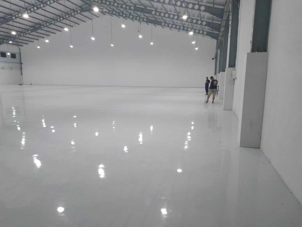 Pencahayaan area industri luas